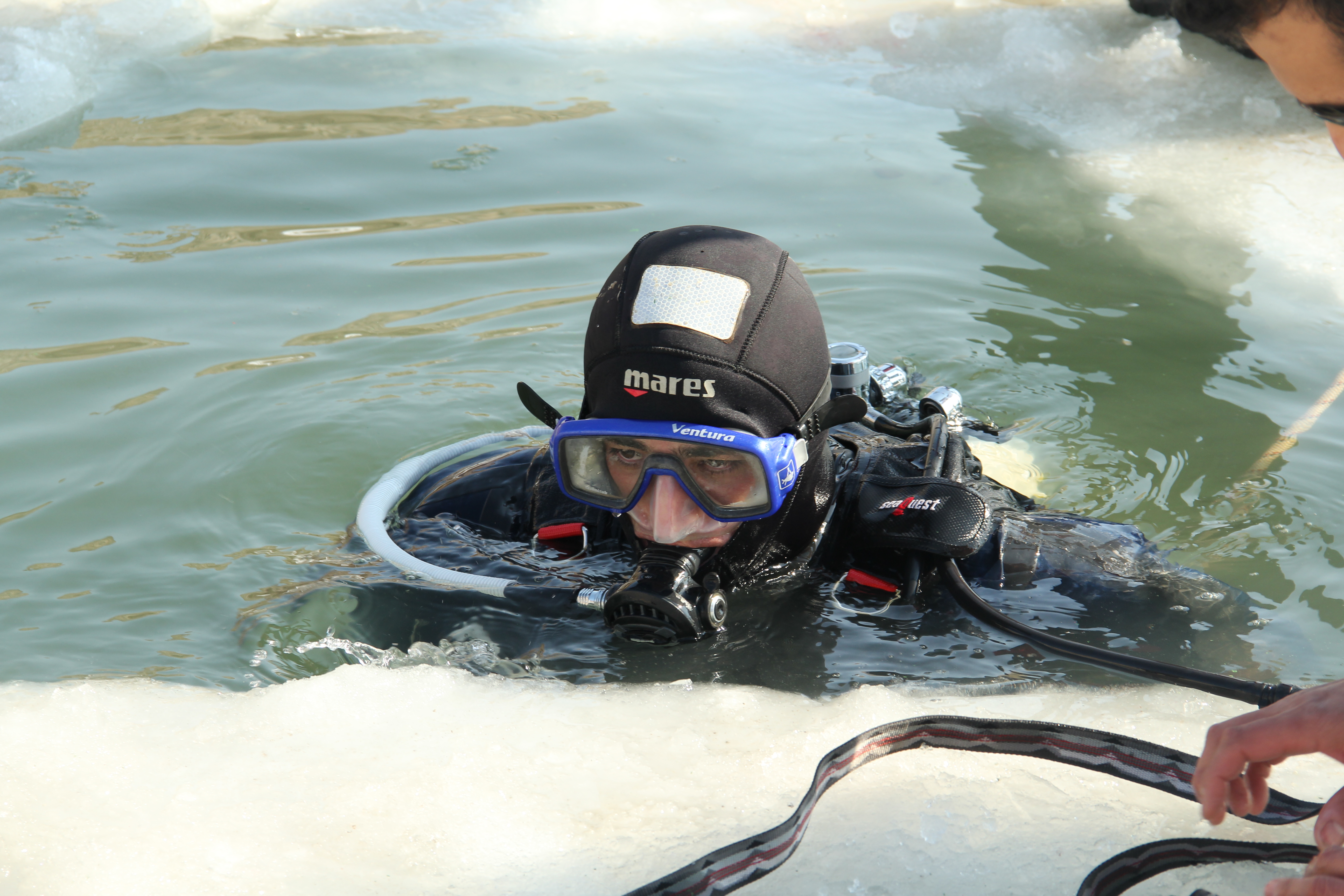 ice diving 